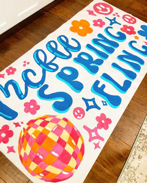 GR🌸🌸VY!! School Banner Design Ideas, Party Banner Ideas, Carteles Ideas, Banner Painting, Bday Banner, Painted Banners, Painted Banner, Pta Ideas, Bond Paper Design