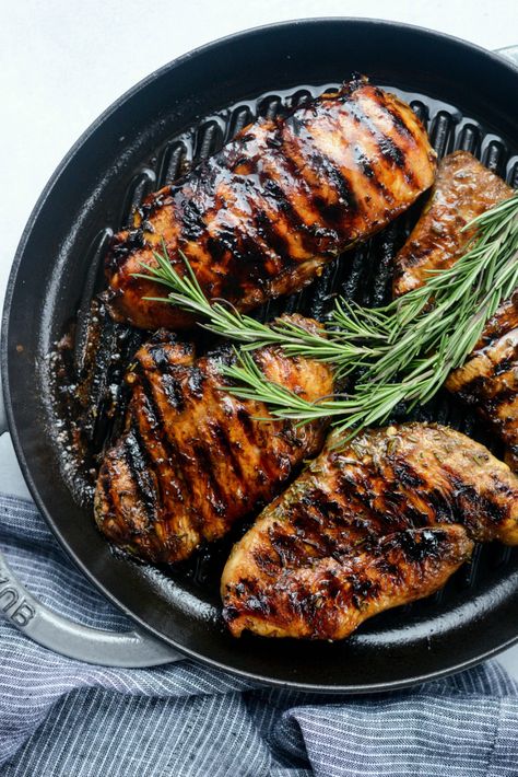 Balsamic Rosemary Grilled Chicken - Simply Scratch Balsamic Rosemary Chicken, Grilled Balsamic Chicken, Balsamic Chicken Breast, Balsamic Pasta, Balsamic Glaze Recipes, Balsamic Chicken Recipes, Balsamic Marinade, Grilled Chicken Recipe, Balsamic Recipe