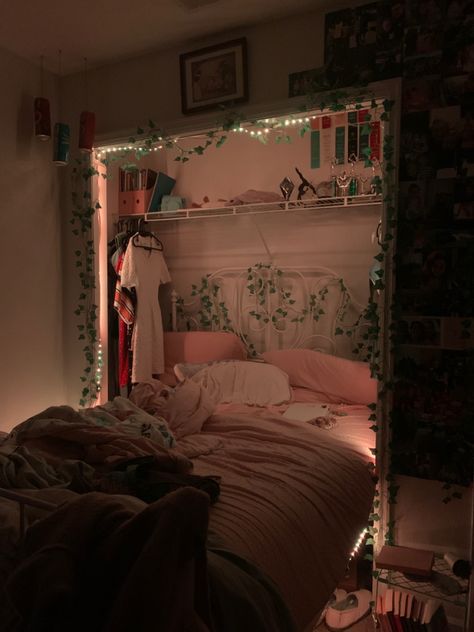 Room Ideas Aesthetic Bed In Closet, Stary Night Room Decor, Room Ideas Bed In Closet, Bed Inside Closet Ideas Aesthetic, Well Lit Bedroom, Bed In The Closet Aesthetic, Room Inspo Bed In Closet, Grundy Aesthetic Clothes, Bed In Closet Aesthetic Room