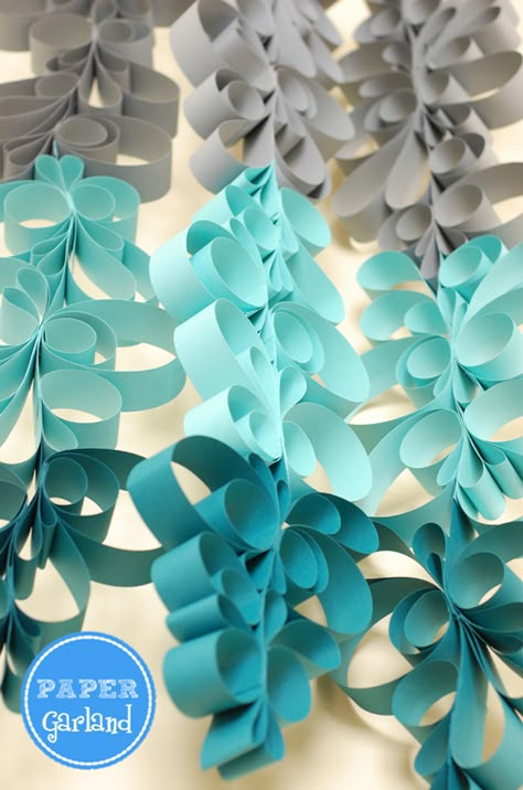 Bird's Party Blog: TUTORIAL: Anthropologie Inspired Scroll Garland - Perfect for Hanukkah! Paper Garlands, Bird Party, Anthropologie Inspired, Folding Origami, Paper Garland, Crafty Craft, Crafty Diy, Craft Time, Diy Party Decorations