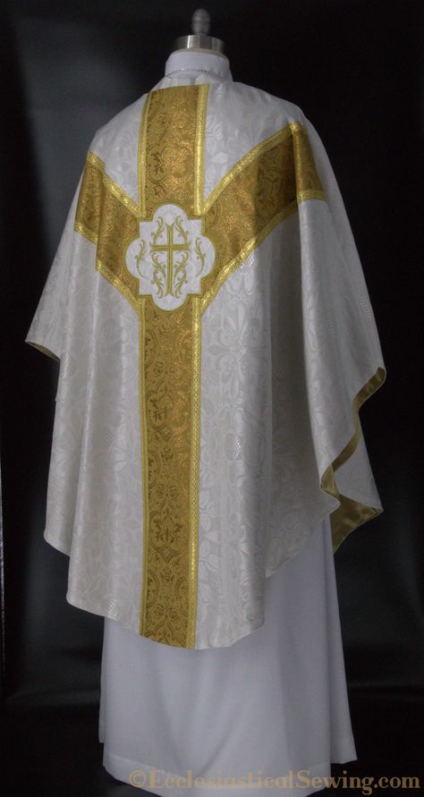 Liturgical Vestments, Luther Rose, Tailoring Classes, Cross Applique, Church Attire, Christian Holidays, Easter Inspiration, Sewing Embroidery, Silk Brocade