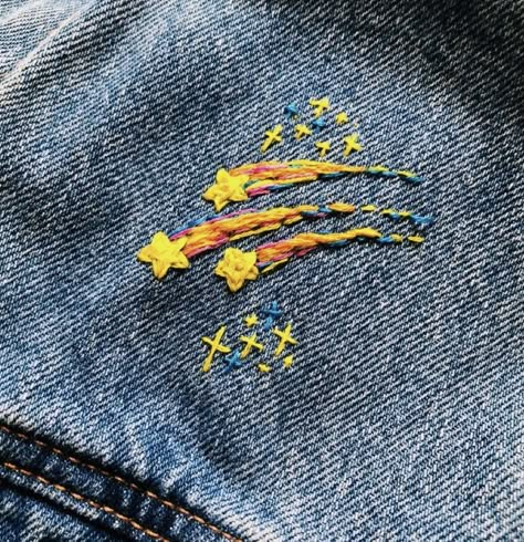 Pola Macrame, Clothes Embroidery Diy, Embroidery On Clothes, Cute Embroidery, 자수 디자인, Hand Embroidery Art, Embroidered Clothes, Embroidery Inspiration, Embroidery And Stitching