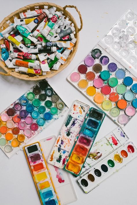 The Best Student Friendly Watercolor Paints // www.myfriendcourt.com Watercolour Pallet, Watercolors Paints, Watercolor Pallet, Rhythm Art, Best Watercolor, Best Student, Artsy Aesthetic, Watercolor Paint Set, Artist Blog