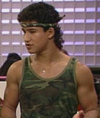 Hot Slater Saved By The Bell, Saved By The Bell Outfits, Ac Slater, Frosted Tips, Bleach Hair, Social Media Humor, Semi Permanent Hair Color, Saved By The Bell, Young Actors