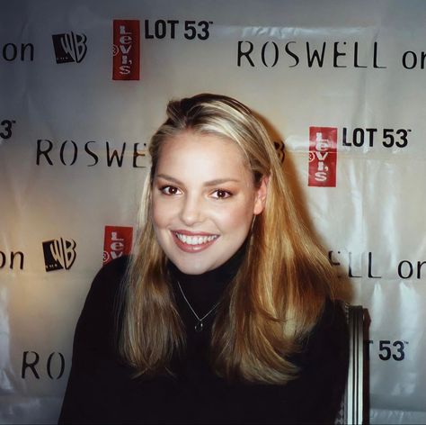 katherine heigl Katherine Heigl 90s, Katherine Heigl Young, Roswell Tv Series, Katherine Marie Heigl, Izzie Stevens, I Fall To Pieces, Katherine Heigl, Grey's Anatomy, Gilmore Girls