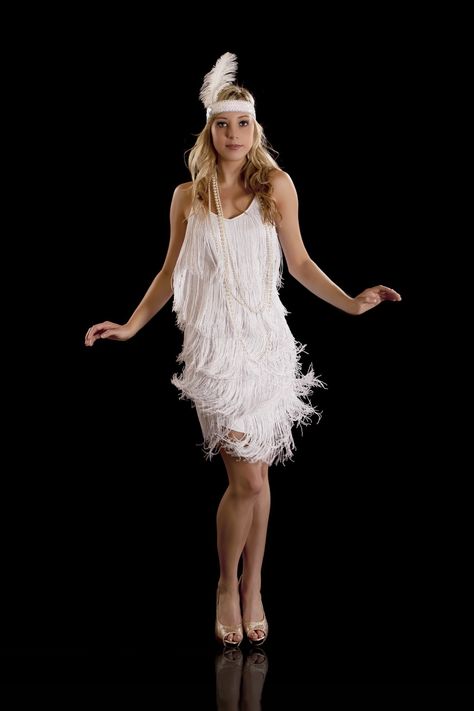 Beautiful Fringe Flapper 1920's Charleston Dress. by 1920sDresses, $89.00 Estilo Charleston, Gatsby Outfit, Gatsby Party Dress, Style Année 20, Charleston Dress, Great Gatsby Dresses, Flapper Dresses, Fringe Flapper Dress, Great Gatsby Fashion