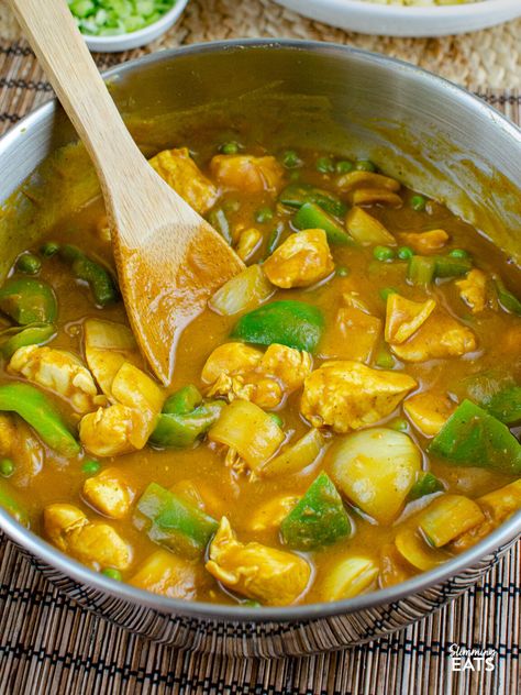 Chinese Curry Chicken Recipes, Chinese Chicken Curry Recipe, Chinese Curry Recipe, Chinese Curry Sauce, Slow Cooker Chinese, Chinese Chicken Curry, Chinese Curry, Fakeaway Recipes, Chicken Tonight