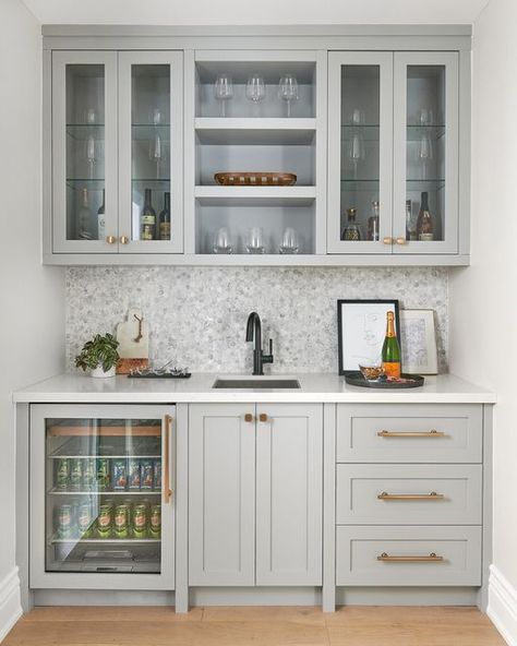 Built In Bar Cabinet, Wet Bar Cabinets, Built In Wet Bar, Wet Bar Designs, Kitchen Wet Bar, Kitchen Bar Design, Home Wet Bar, Home Bar Rooms, 2024 Kitchen