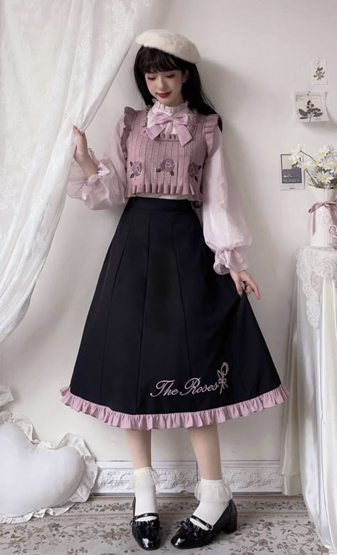 New Release: 【-The Miniature Roses-】 Lolita Sweater, Blouse and Skirt

◆ Shopping Link >>> https://lolitawardrobe.com/the-miniature-roses-vintage-classic-lolita-sweater-blouse-and-skirt_p7591.html Miniature Roses, Shopping Link, Old Fashion Dresses, Roses Vintage, Classic Lolita, Korean Girl Fashion, Fantasy Dress, Fashion Design Clothes, Really Cute Outfits