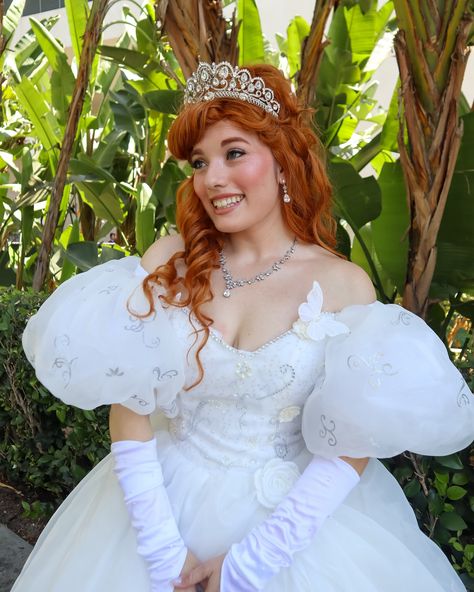 Ever Ever After! ✨🤍✨ I had a great time at D23 debuting my brand new Giselle cosplay! It was so nice to see friends old and new! I think I might just have to recreate all of Giselle’s dresses now! Which one should I do next? 💕 📸: @critiquegeek @caoimhe @reddd.sonja Enchanted Halloween Costume, Giselle Cosplay, Giselle Enchanted, Enchanted Halloween, King Dress, Radio Disney, So Nice, Queen Of Hearts, Ever After