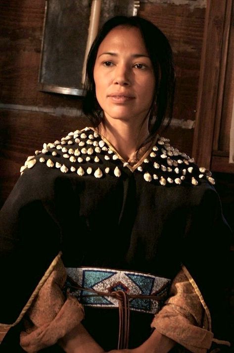 Irene Bedard, Native American Actress, Native Beauty, Native American Actors, Northern Canada, Northern Wisconsin, American Indian History, Native American Men, Into The West