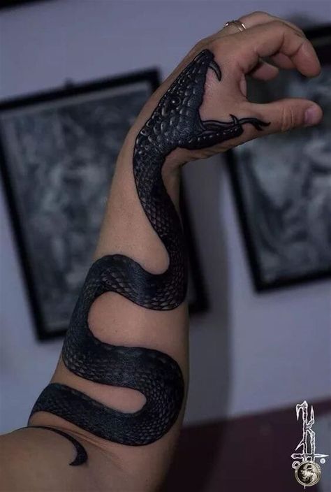 Snake Tattoo On Hand, A Snake Tattoo, Black Snake Tattoo, Professional Tattoo Kits, Cobra Tattoo, Tattoo Snake, Serpent Tattoo, Snake Tattoos, Tattoo On Hand