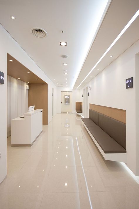 Medical Office Interior, Dental Design Interior, Medical Clinic Design, Doctor Office Design, Waiting Room Design, Dentist Office Design, Studio Medico, Healthcare Interior Design, Medical Office Decor