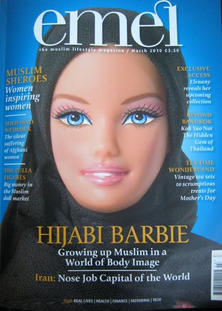 Hijabi Barbie: even SHE LOOKS SOOO MUCH BETTER IN HIJAB! Fulla Doll, Hijab Barbie, Hijabi Barbie, Jessie Toy Story, Vintage Tea Sets, Barbie Ideas, Hijabi Outfit, Ice Bear, Barbie Images