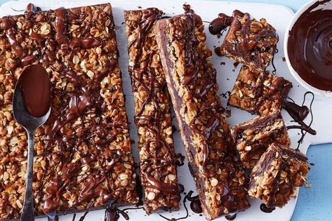 Anzac biscuit brownie slice Anzac Slice, Anzac Biscuits, Chocolate Slice, Slices Recipes, Golden Syrup, Chocolate Coconut, Best Chocolate, Chocolate Brownies, Biscuits