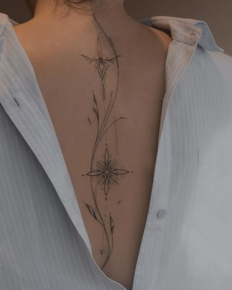 Feminine Back Tattoos, Floral Back Tattoos, Flower Spine Tattoos, Muster Tattoos, Small Pretty Tattoos, Petite Tattoos, Spine Tattoos For Women, Spine Tattoo, Back Tattoo Women