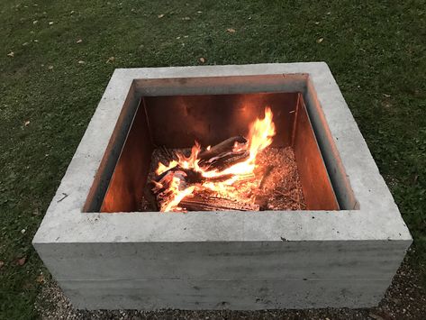 Concrete Fire Pit DIY Project – Quikrete Makes It Easy-ish - Home Fixated Fire Pit On Concrete, Fire Pit Video, Fire Pit Essentials, Fire Pit Gallery, Concrete Fire Pit, Easy Fire Pit, Diy Gazebo, Fire Pit Materials, Fire Pit Ring