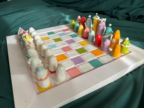 Ceramic Chess Set, Diy Keramik, Wooden Chess Board, Handmade Ceramic Tiles, Pottery Crafts, Wooden Chess, Ceramics Pottery Art, Ceramics Projects, Pottery Designs