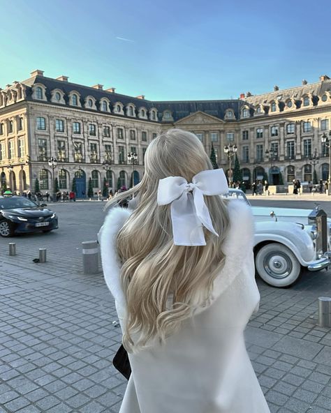 Paris girls trips >>> swipe for some highlights. such a magical city 🇫🇷🖤🥹 | Instagram Paris Aesthetic In Winter, Paris Winter Photo Ideas, Nancy Core, Paris Instagram Pictures Winter, Paris Core, Paris Girls Trip, January Aesthetic, Snowy Paris Aesthetic, Paris Aesthetic Coquette