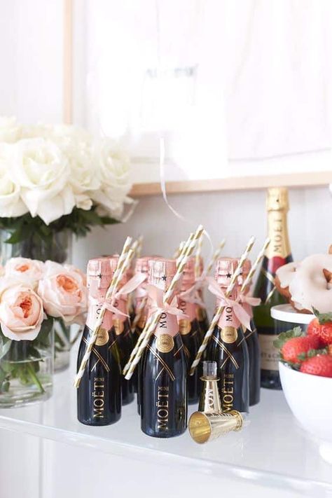 Valentine's Day Inspiration - Fashionable Hostess Champagne Birthday, 25th Birthday Parties, Valentinstag Party, Elegant Birthday Party, Birthday Dinner Party, Galentines Party, Champagne Party, Birthday Brunch, Elegant Birthday