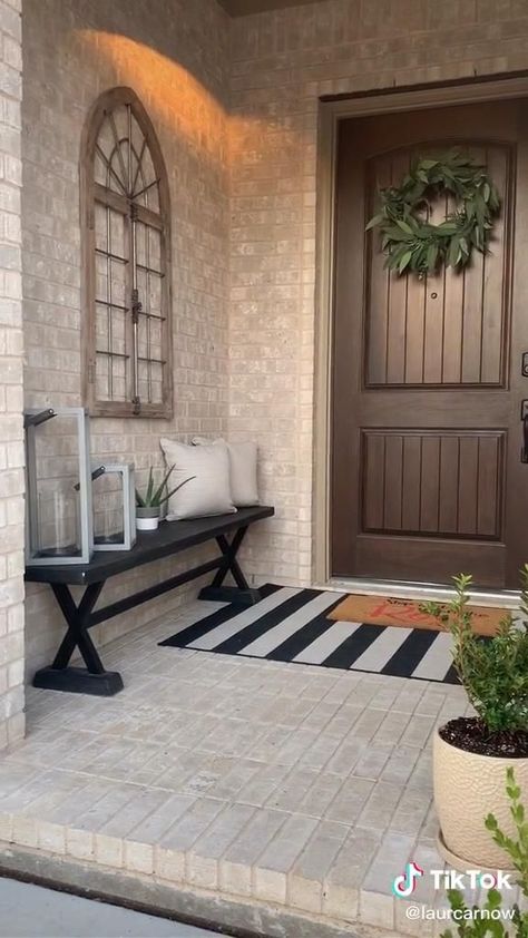 Entry Way Ideas Outdoor, Small Outside Entryway Ideas, Small Front Door Decor Entrance Modern, Long Front Entryway Ideas Exterior, Small Front Door Porch Ideas, Small Front Entrance Ideas Outdoor, Double Door Front Porch Decor, Small Outdoor Entrance Ideas, Small Front Porch Bench Ideas