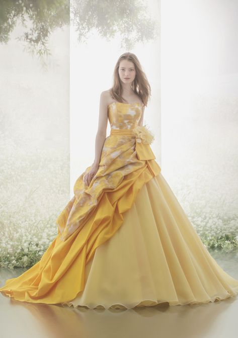 Yellow Ball Gown, Yellow Wedding Dress, Hardy Amies, Pretty Quinceanera Dresses, Yellow Dresses, Fashion Muslim, Unique Prom Dresses, Gowns Prom, Ball Gowns Evening