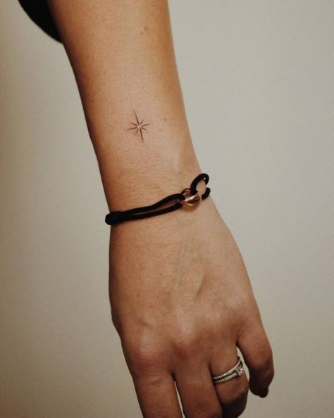 Northern Star Tattoo, North Star Tattoo, North Star Tattoos, Tattoo On The Wrist, Star Tattoo Meaning, Tato Minimal, Northern Star, Small Pretty Tattoos, Small Tattoo Ideas