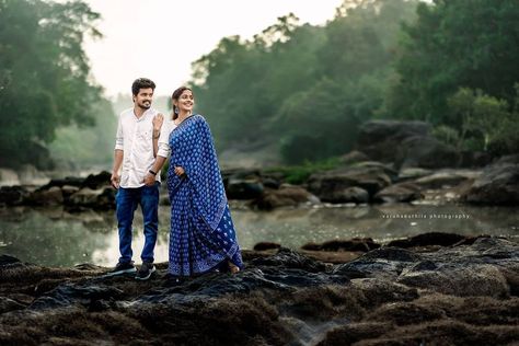 Preshoot Poses, Beach Stills, Pre Wedding Photoshoot Beach, Pre Wedding Photoshoot Props, Indian Wedding Poses, Pre Wedding Photoshoot Outfit, Pre Wedding Videos, Engagement Photography Poses, Wedding Photoshoot Props