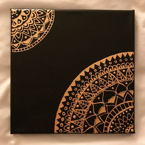 Black and gold mandala piece Black And Gold Mandala Art, Gold And Black Painting Ideas, Black And Gold Drawing, Black And Gold Mandala, Henna Canvas, Colourful Rangoli, Black Background Painting, Filipino Clothing, Mandala Canvas