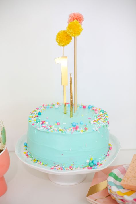 Fun Cake Decorating Ideas, Pom Pom Cake, Make Birthday Cake, Bean Cakes, Party Hardy, Sprinkle Cake, Birthday Cake Recipe, 1 Birthday, Beautiful Desserts