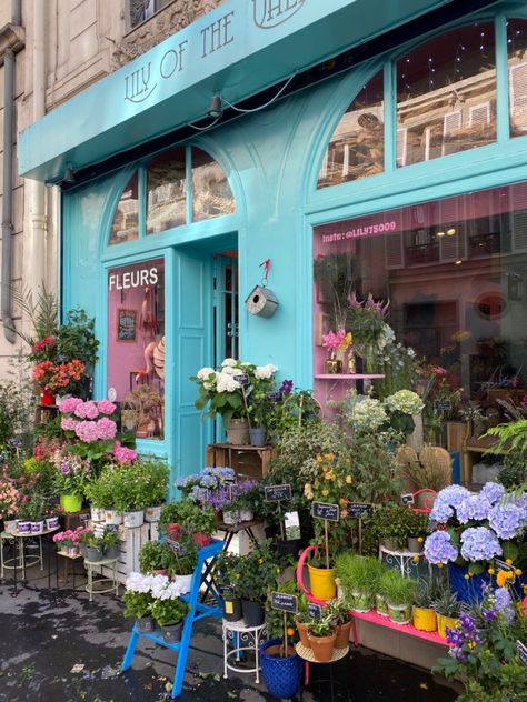 Paris Flowershop, Paris Flower Market, Paris Flowers, Flowers Summer, Flower Paintings, Flower Market, Sales And Marketing, Wagons, New Job