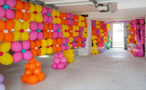 Link-o-loon balloon wall in garage. Groovy birthday decor. Sixties Decor, Groovy Birthday Decor, Balloon House, Groovy Birthday, Balloon Display, Balloon Kit, Balloon Decor, Balloon Wall, Birthday Decor