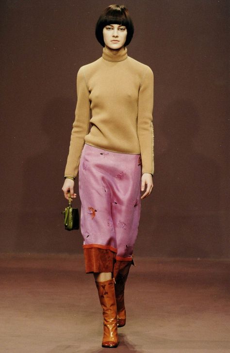 FW 1999 Womenswear Prada Prada Fw 1999, Miu Miu 1999, Prada 1999, 90s Prada, Vintage Prada, Vintage Runway, Anti Fashion, Womenswear Fashion, Miuccia Prada