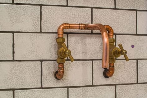 Tsuruta Architects, Tim Crocker · House of Trace Copper Pipe Taps, Warm Industrial, Diy Copper, Copper Faucet, Faucet Bathroom, Copper Diy, Brass Faucet, Copper Pipe, Industrial Kitchen