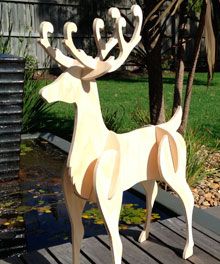 Yard Art Figures at WoodworkersWorkshop. Tre Kunst, Wood Reindeer, Wooden Deer, Art Figures, Christmas Windows, Wooden Christmas Crafts, Dream Farm, Christmas Yard Art, Christmas Yard Decorations