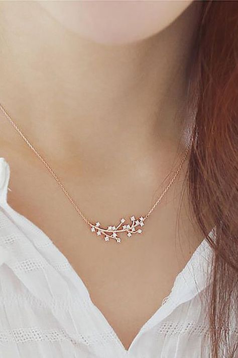 Cute Dainty Crystal Leaf Pendant Floating Chain Choker Necklace Fashion Jewelry For Women - www.MyBodiArt.com Chain Designs Gold Women, Rose Gold Chain Women, Gold Chain Designs For Women, Cute Pendants, قلادات متدلية, Chain Necklace Women, Cute Necklaces, Delicate Pendant, Dainty Diamond Necklace