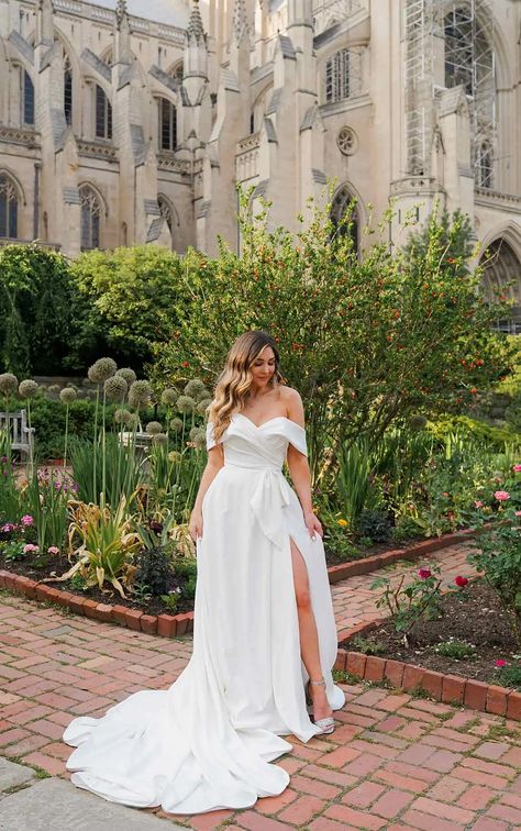 Stella York Bridal, Stella York Wedding Dress, Essense Of Australia, Stella York, A Line Wedding Dress, York Dress, Plus Size Wedding, Wedding Dress Shopping, Wedding Planners