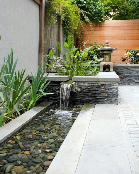 Want to improve your backyard or landscape design? Add a water feature like a fountain, pond, stream, or pool. Here are 24 inspiring outdoor water feature ideas for you to try! Hydrangea Aesthetic, Hillside Pool, Landscaping Water Feature, Greens Garden, Pool Bed, Garden River, Modern Water Feature, Kolam Koi, Conservatory Greenhouse