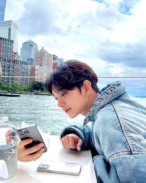 SEVENTEEN Instagram & Weibo on Twitter: "[#JOSHUA 📸 Instagram] 220919 joshu_acoustic ➸ ⛵️☀️ #조슈아 #SEVENTEEN #세븐틴 @pledis_17 https://t.co/ridCK0RIpN" / Twitter Seventeen Joshua Boyfriend Material, Joshua Seventeen Boyfriend Material, Jisoo Seventeen, Svt Joshua, Seventeen Instagram, Seventeen Joshua, Choi Hansol, Carat Seventeen, Hong Jisoo