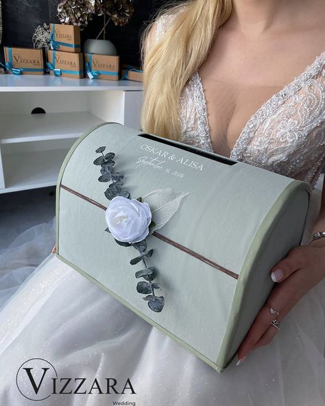 Спешу поделиться последними новинками в моем магазине #etsy: Card box for wedding Sage green wedding, Personalized, Card box Sage green eucalyptus wedding, Money box Green Modern Minimalist wedding https://etsy.me/3TqRevm #zelenyj #svadba #sagegreenwedding #dryflowers Tiana Quince, Sage Green Wedding Cake, Green Eucalyptus Wedding, Wedding Sage Green, Card Box For Wedding, Cake Server Sets, Bridal Garters Set, Unity Candle Sets, Green Eucalyptus