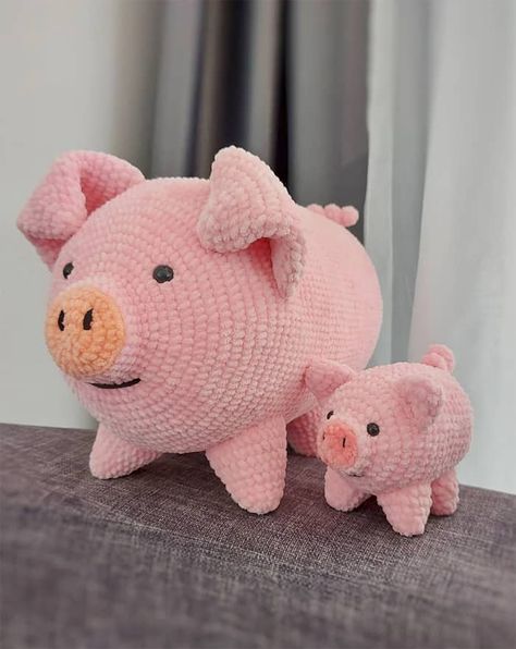 17 Cute Stuffed Crochet Piglet Patterns - A Crafty Life Crochet Piglet, Pig Plushie, Stuffed Crochet, Pig Pattern, Crochet Pig, Crochet Animal Amigurumi, Funny Pigs, Plushie Patterns, Cute Piggies