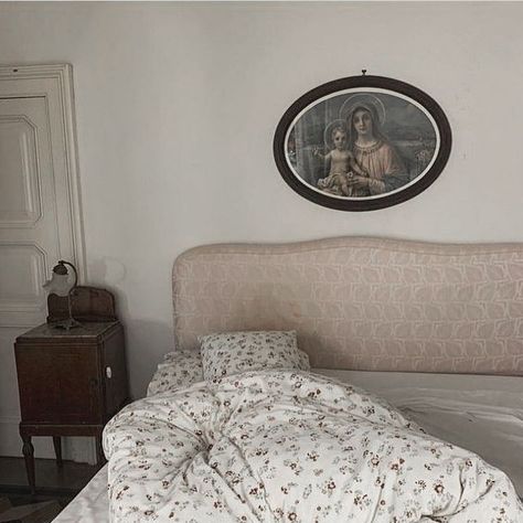 Vintage Bedroom Aesthetic, Rooms Decoration, Dream Land, Vintage Bedroom, Sofia Coppola, Pretty Room, House Room, Bedroom Aesthetic, Dream Rooms