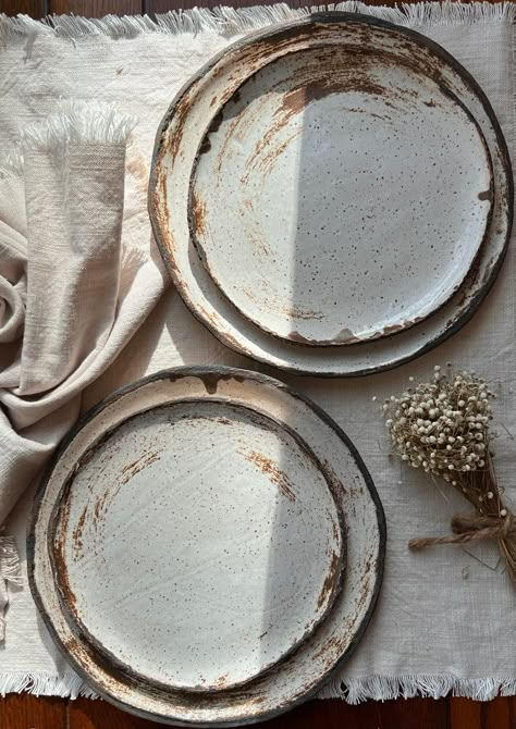 Ceramic Plate Handmade Plate Rustic Plate Housewarming - Etsy Thailand Natural Plates, Rustic Plate, Handmade Pottery Plates, Plates Handmade, Handmade Ceramics Plates, Rustic Plates, Clay Plates, Rustic Pottery, Handmade Plates