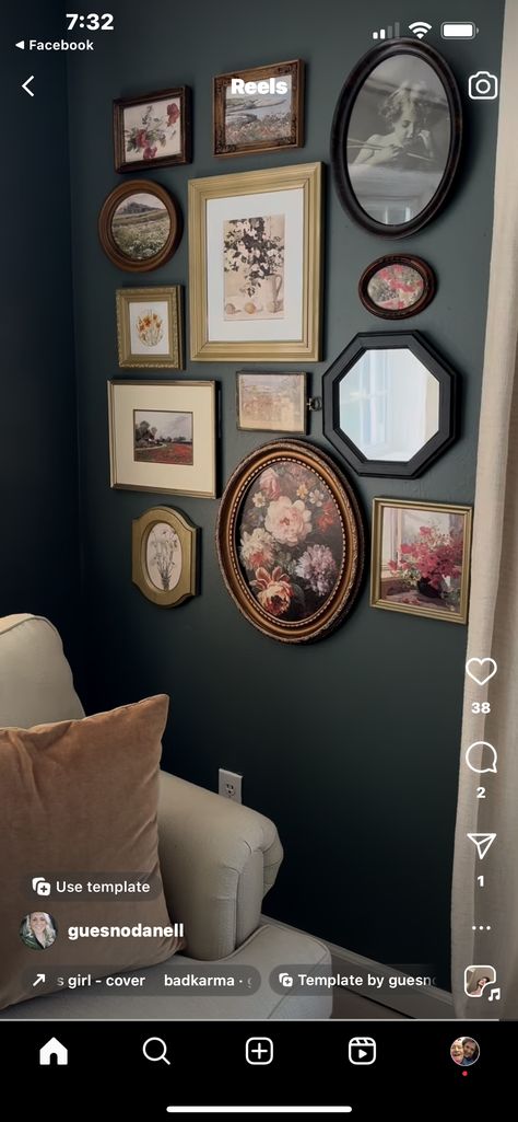 Gallery Accent Wall, Bedroom Gallery Wall Ideas, Brazil Clothes, Dark Gallery Wall, Victorian Gallery Wall, Dark Academia Gallery Wall, Old English Home, Girlie Apartment, Moody Gallery Wall