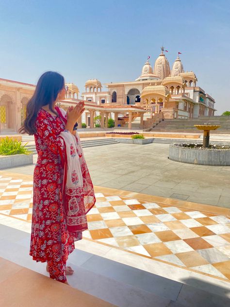 Visited ISKCON temple Ludhiana a while back Kurta Poses Women In Temple, Vrindavan Dham Images, Vrindavan Dham, Iskcon Temple, Trip Photography, Travel Pose, Temple Photography, Long Frocks, Love Couple Photo