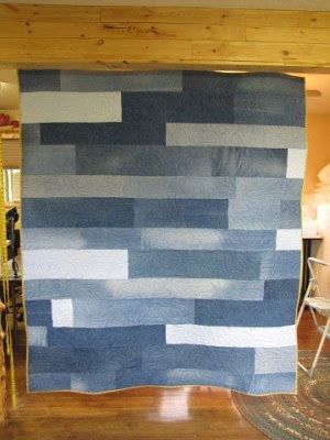 Quilting In The BunkHouse: Sunflowers and Blue Jeans Jean Quilts, Återvinna Jeans, Denim Quilt Patterns, Upcycle Denim, Denim Quilts, Blue Jean Quilts, 2 Daughters, Jean Quilt, Sunflower Quilts