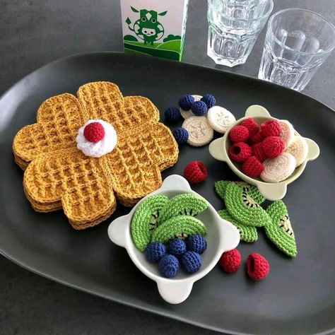 Heart Shaped Waffle, Crochet Play Food, Hantverk Diy, Food Crochet, Amigurumi Food, Easy Crochet Animals, Crochet Fruit, Crochet Food, Felt Food