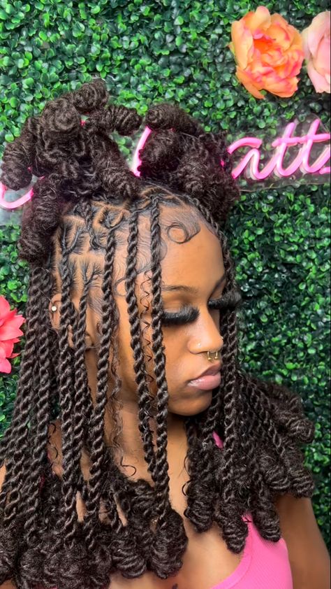 braids Invisible Passion Twist, Black Hairstyles For Black Women, Protective Cornrows, Short Passion Twist, Dolly Hair, Amazing Braids, Short Braid, Invisible Locs, Hair Braid Designs