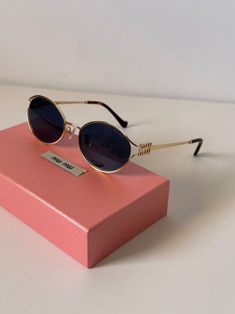 Miumiu Sunnies, Sunglasses Miumiu, Korean Fashion Kpop Bts, Classy Glasses, Luxury Glasses, Miu Miu Sunglasses, Dr Shoes, Shoes Outfit Fashion, Luxury Lifestyle Dreams