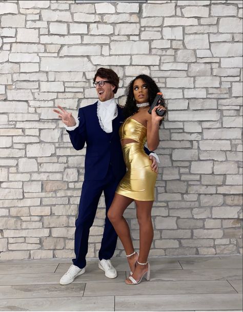 Austin Powers And Foxy Costume, Austin Powers Couples Costume Fembot, Austin Powers And Foxy Cleopatra, Austin Powers Couples Costume, Easy Cute Halloween Costumes For Women, Interracial Couple Halloween Costumes, Cleopatra Outfit, Foxy Costume, Foxy Cleopatra